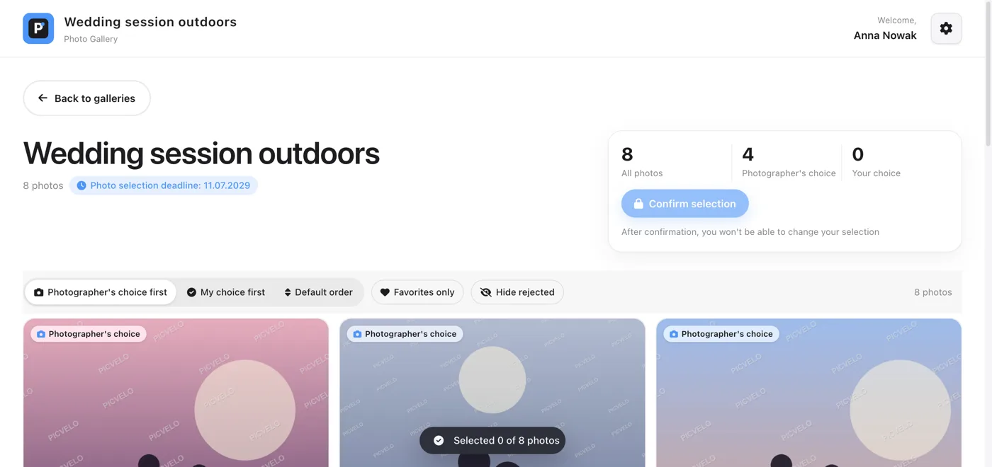 Client gallery with counters, the Confirm selection button and watermarked photos